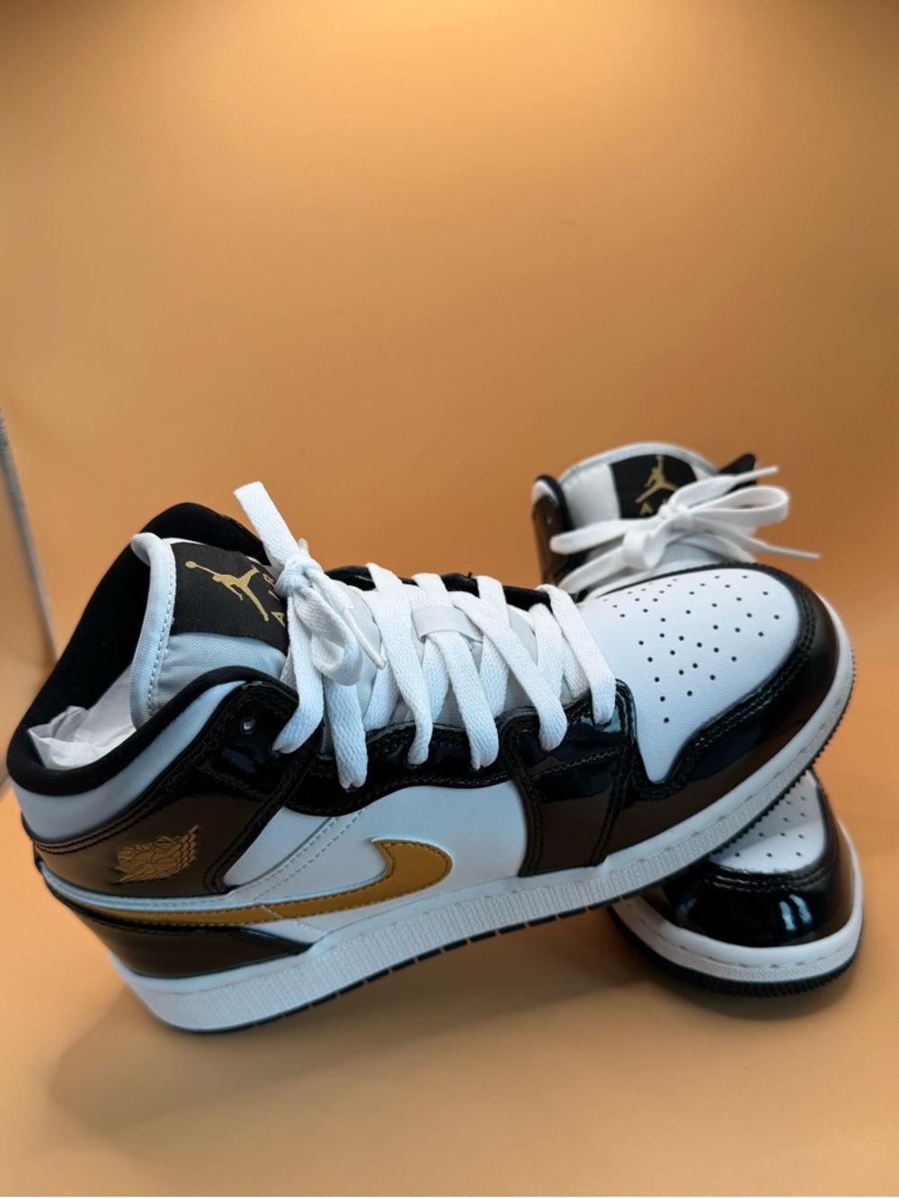 Nike Air Jordan 1 Mid SE Black Gold Patent Women’s 7 (5.5Y) Worn Once - Picture 12 of 16